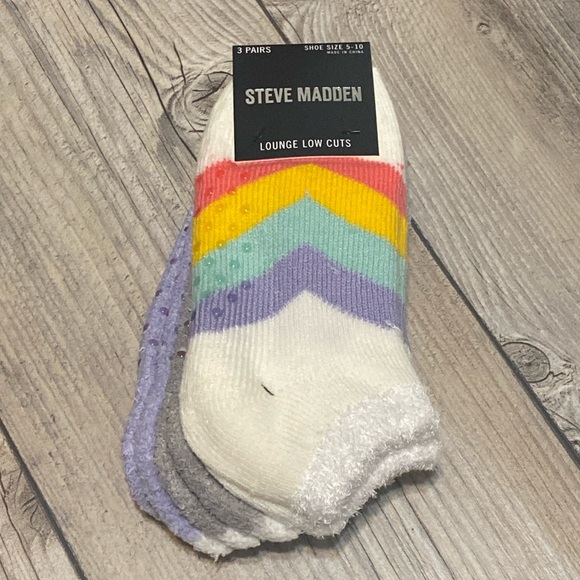 Steve Madden Accessories - NWT Steve Madden Lounge Low Cut Sock Set